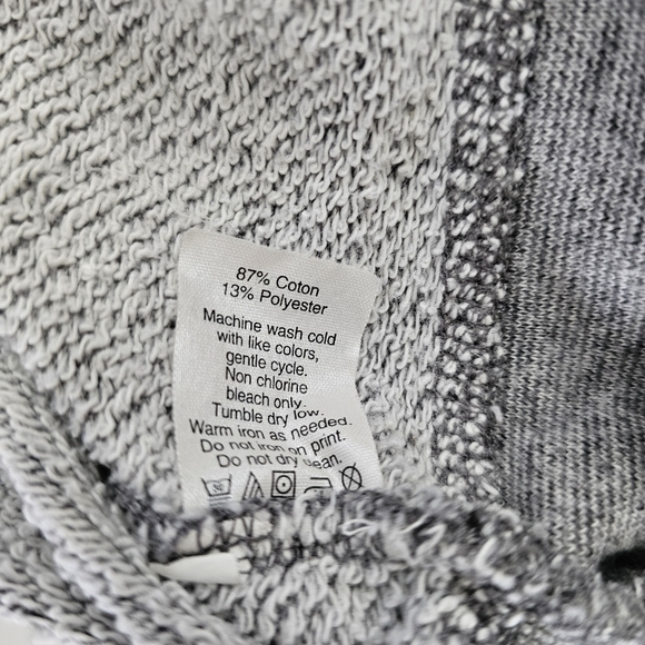 J Crew Grey Sweatshirt Triangle Graphic Size Medium Soft Geometric Print - Picture 6 of 6